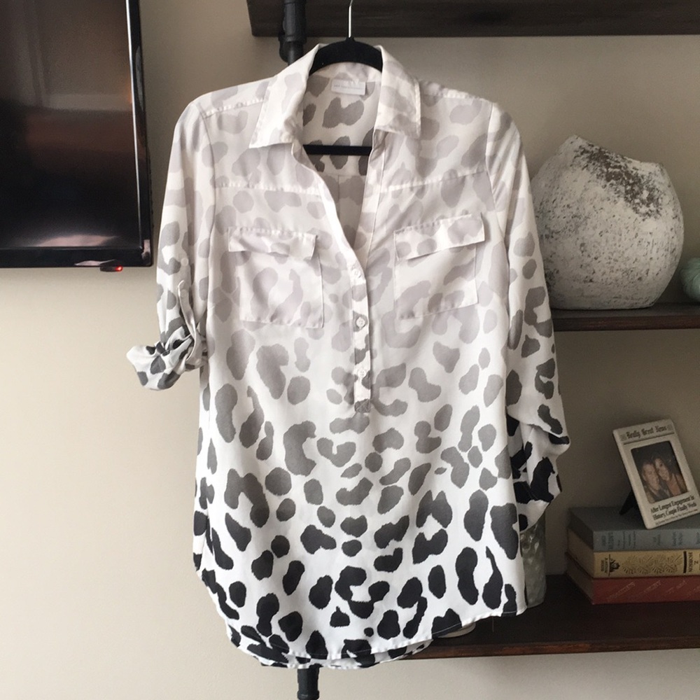 NEW YORK & CO black and white animal print top